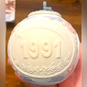 1991 Beautiful Lladro Art Merry Christmas Vintage Collectible Porcelain Ornament